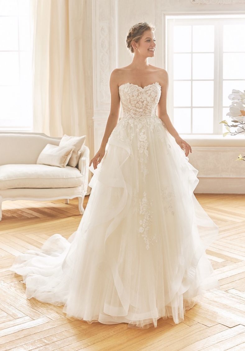 La Sposa Benidorm Ruffle Princess Wedding Dress HK | LMR Weddings
