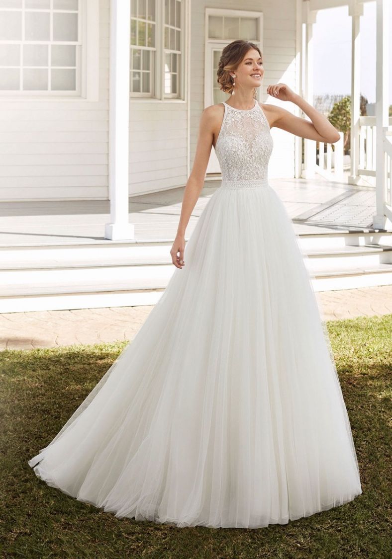 rosa clara beaded wedding dress Rosa Clará Couture Orbe Wedding Dress